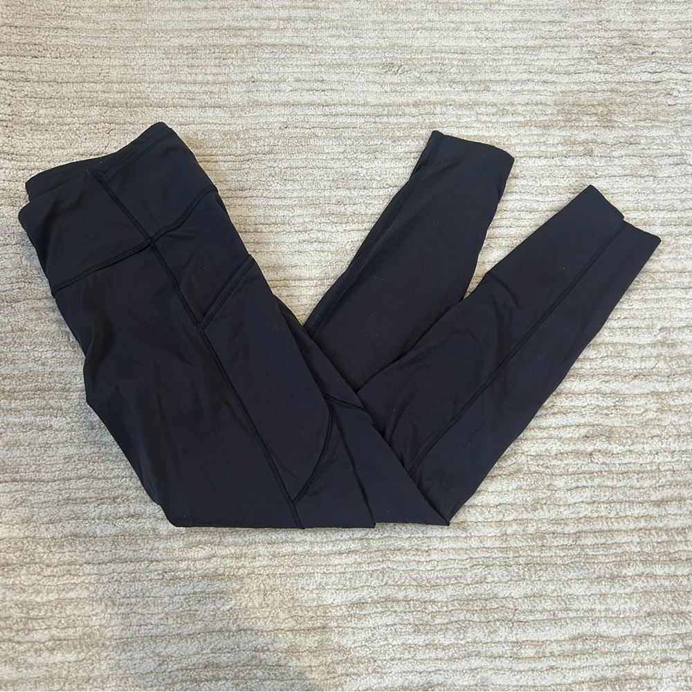 Lululemon black leggings with pockets